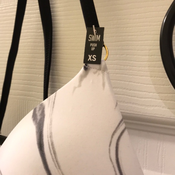 Top only 💖VS PINK Bikini Triangle Halter - Picture 3 of 6